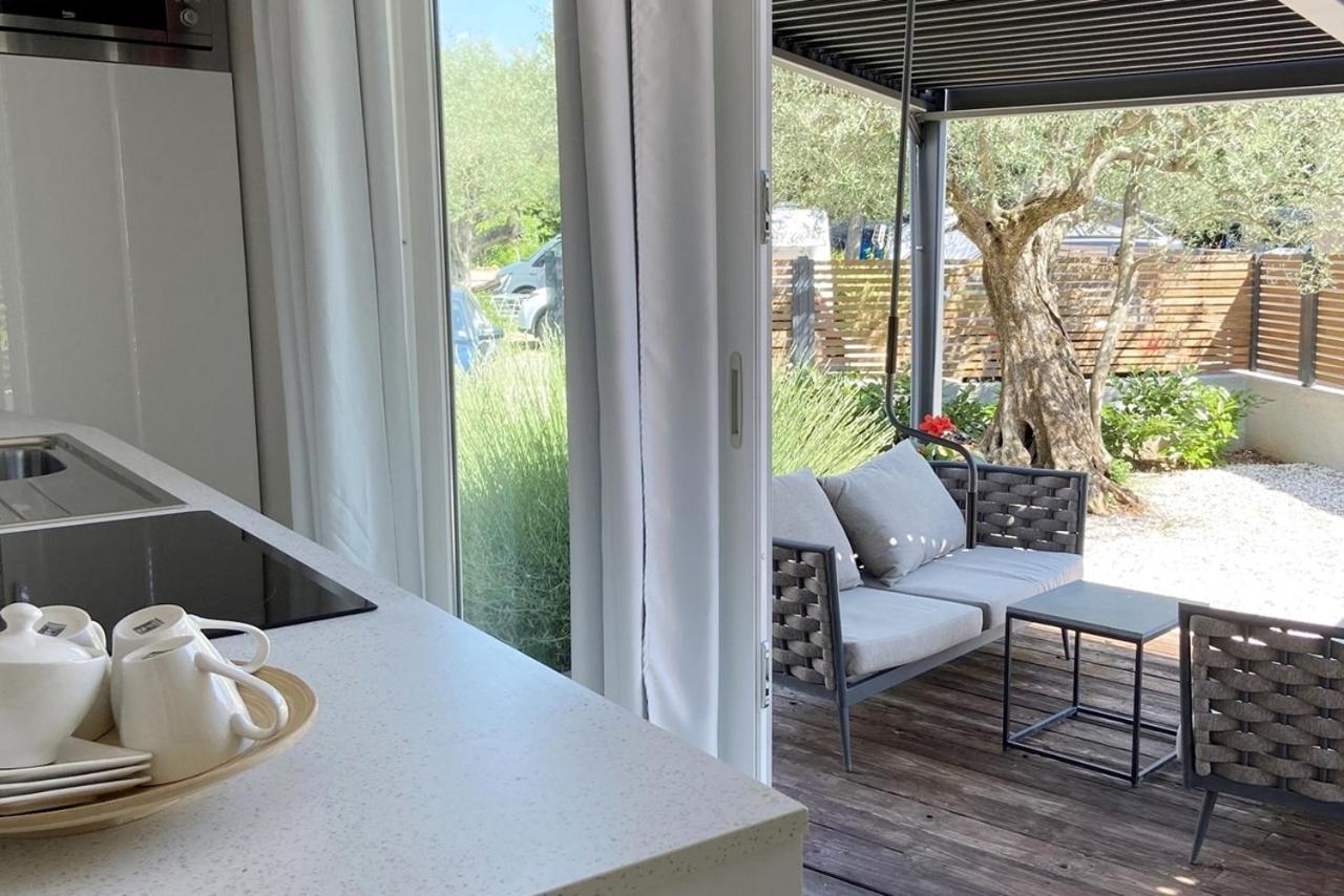 Boutique Mobile Homes Ulikarovinj (Adults Only) מראה חיצוני תמונה