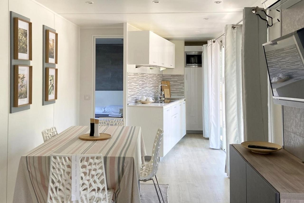 Boutique Mobile Homes Ulikarovinj (Adults Only) מראה חיצוני תמונה